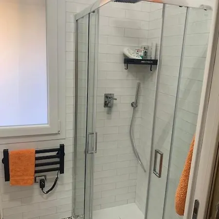Studio Apartment *