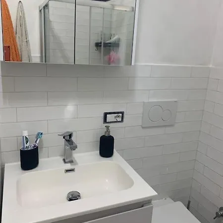 Studio Apartment *