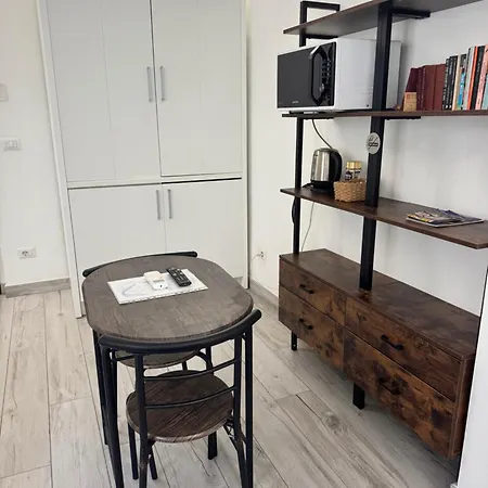 Studio Apartment דירה *