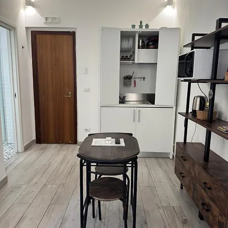 Studio Apartment *